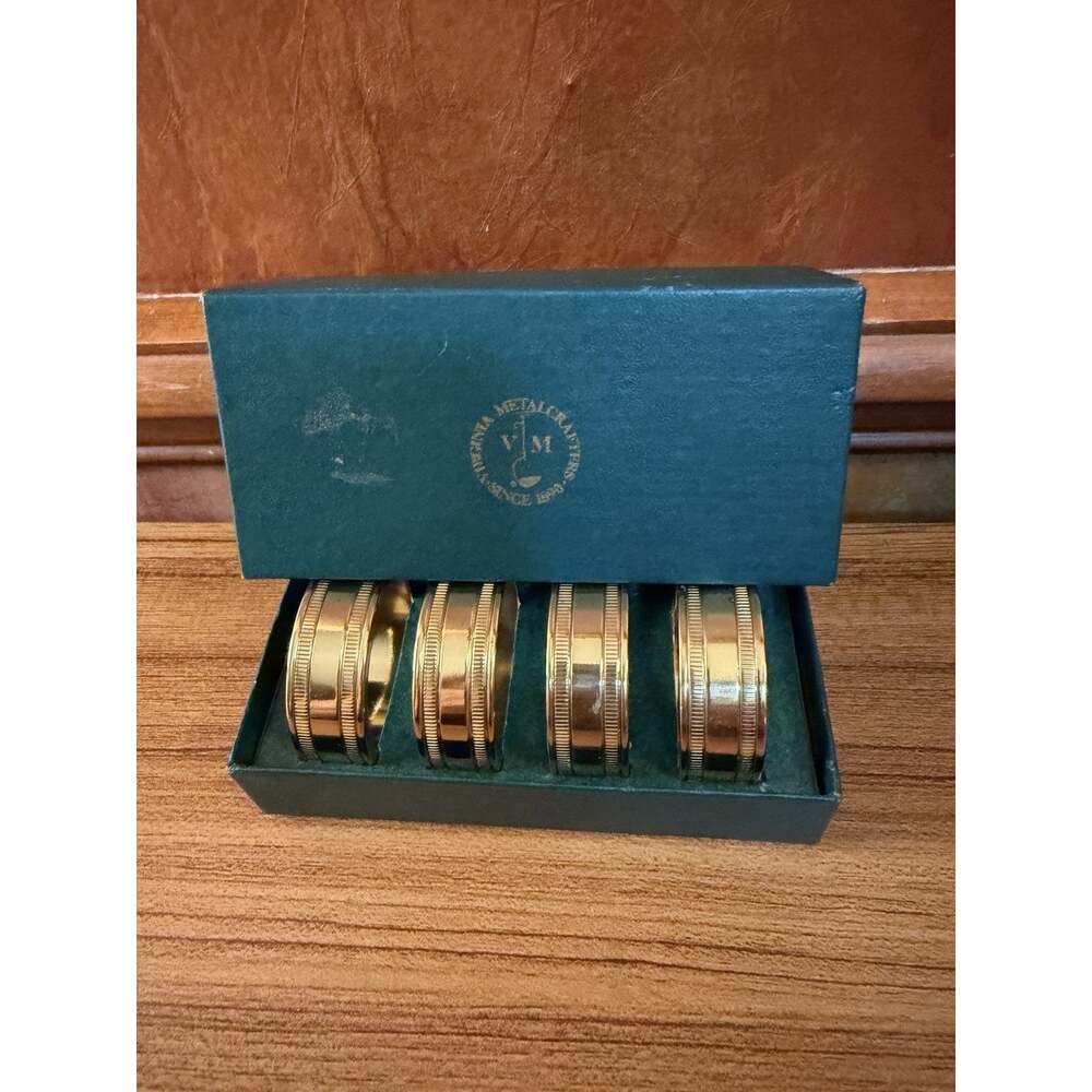 VTG Virginia Metalcrafters Solid Brass Napkin Rings Set 4 Reeded Ribbed In Box - Picture 2 of 12